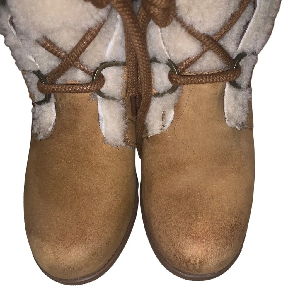 Sorel lace up