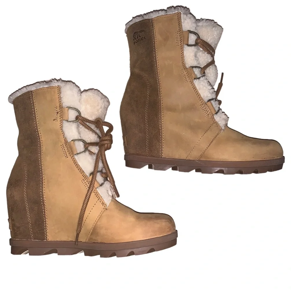 Sorel lace up