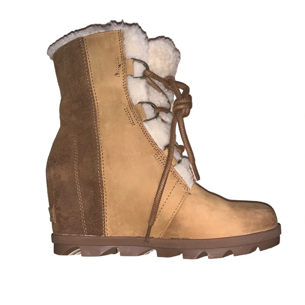 Sorel lace up