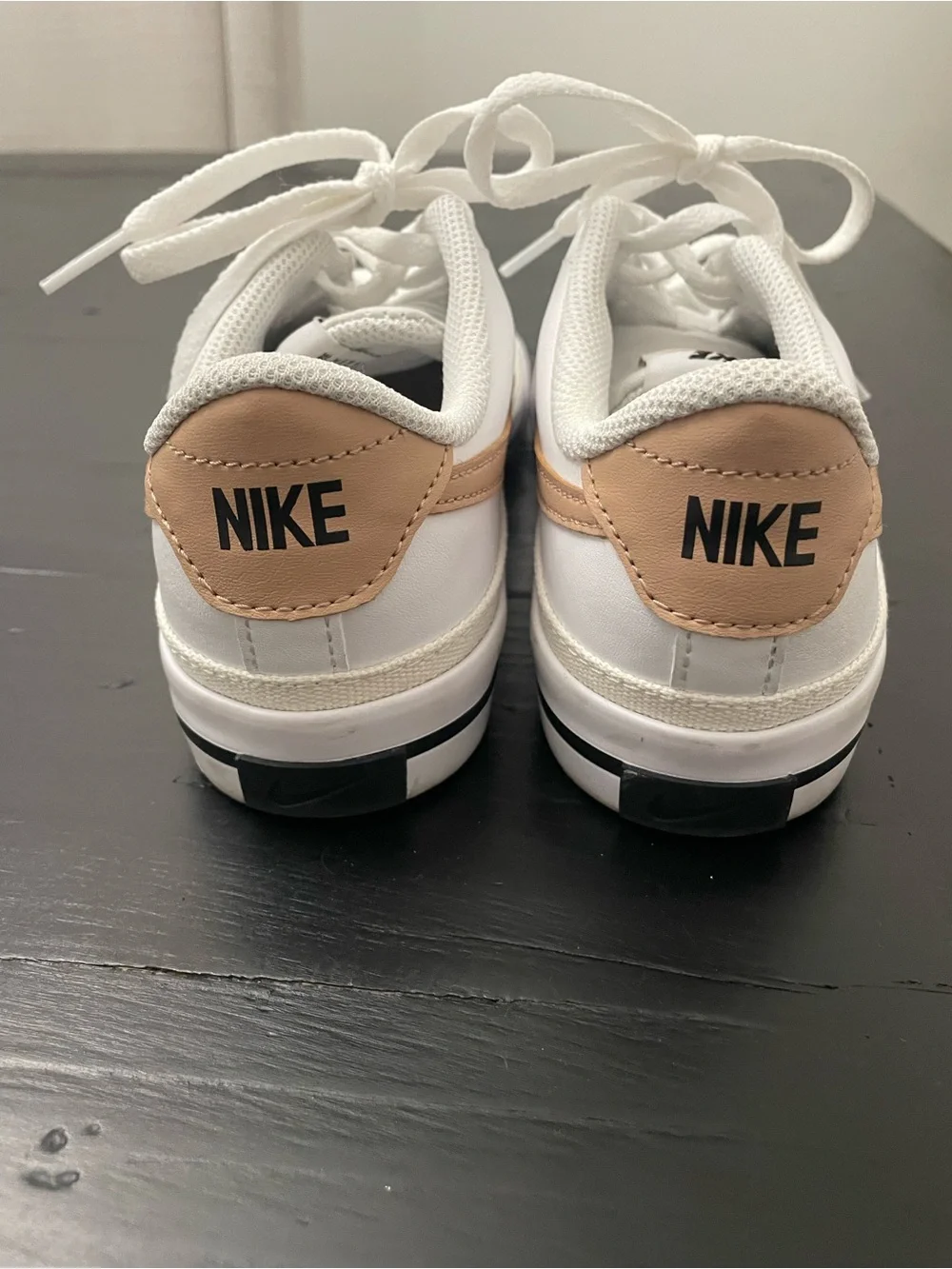 Nike court legacy
