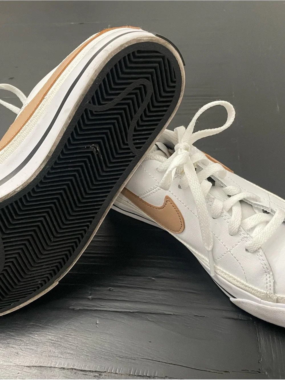 Nike court legacy