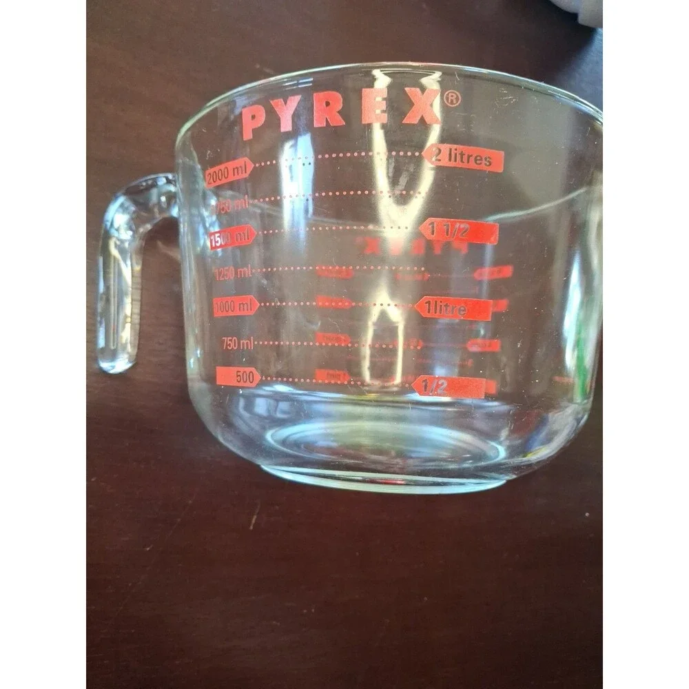 Pyrex kitchen cup