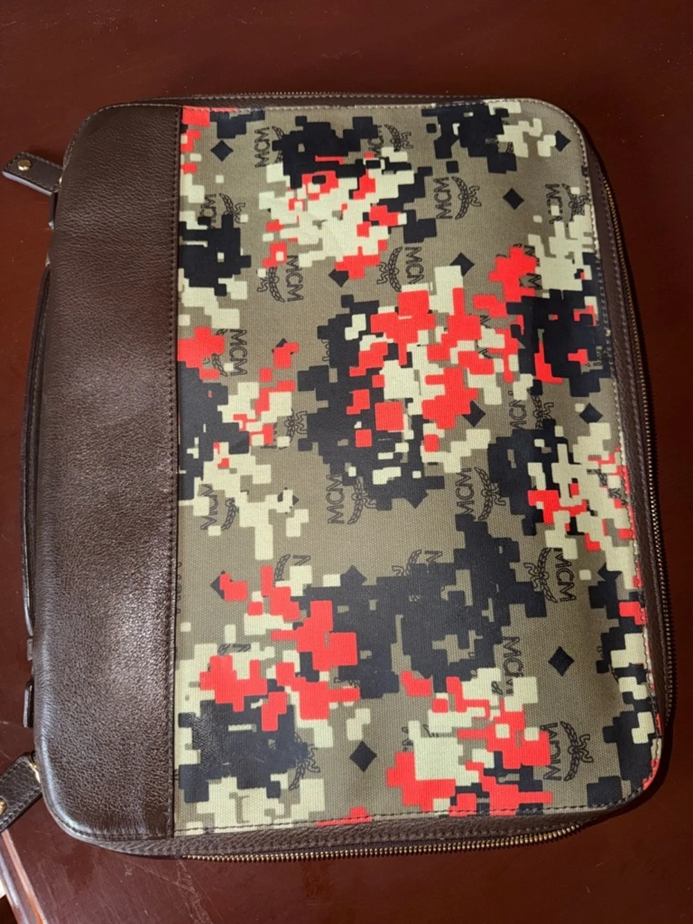 MCM black carry