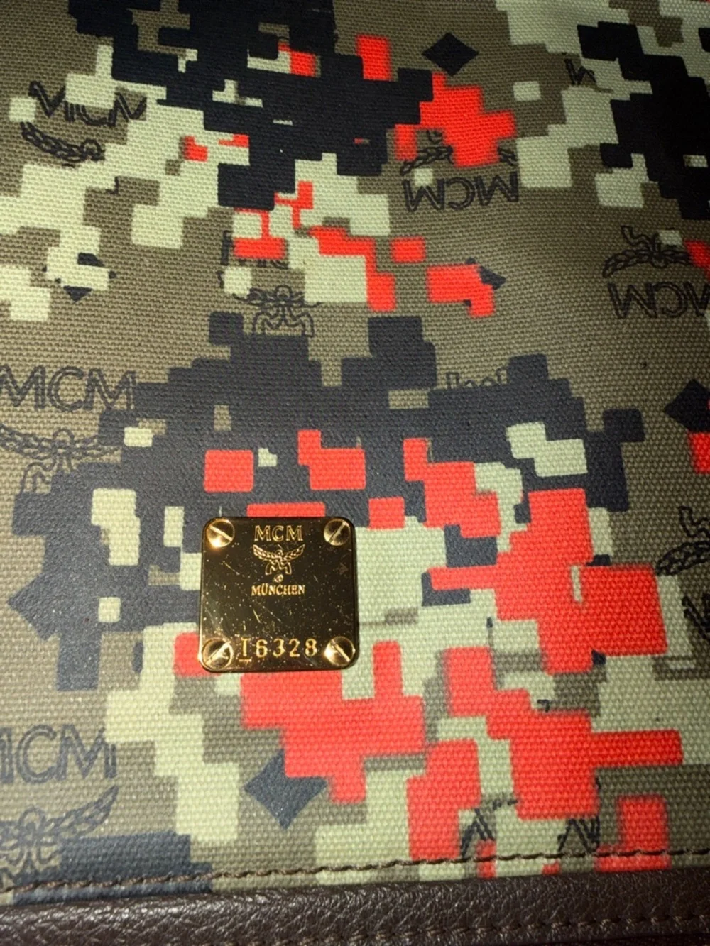 MCM portfolio red zip