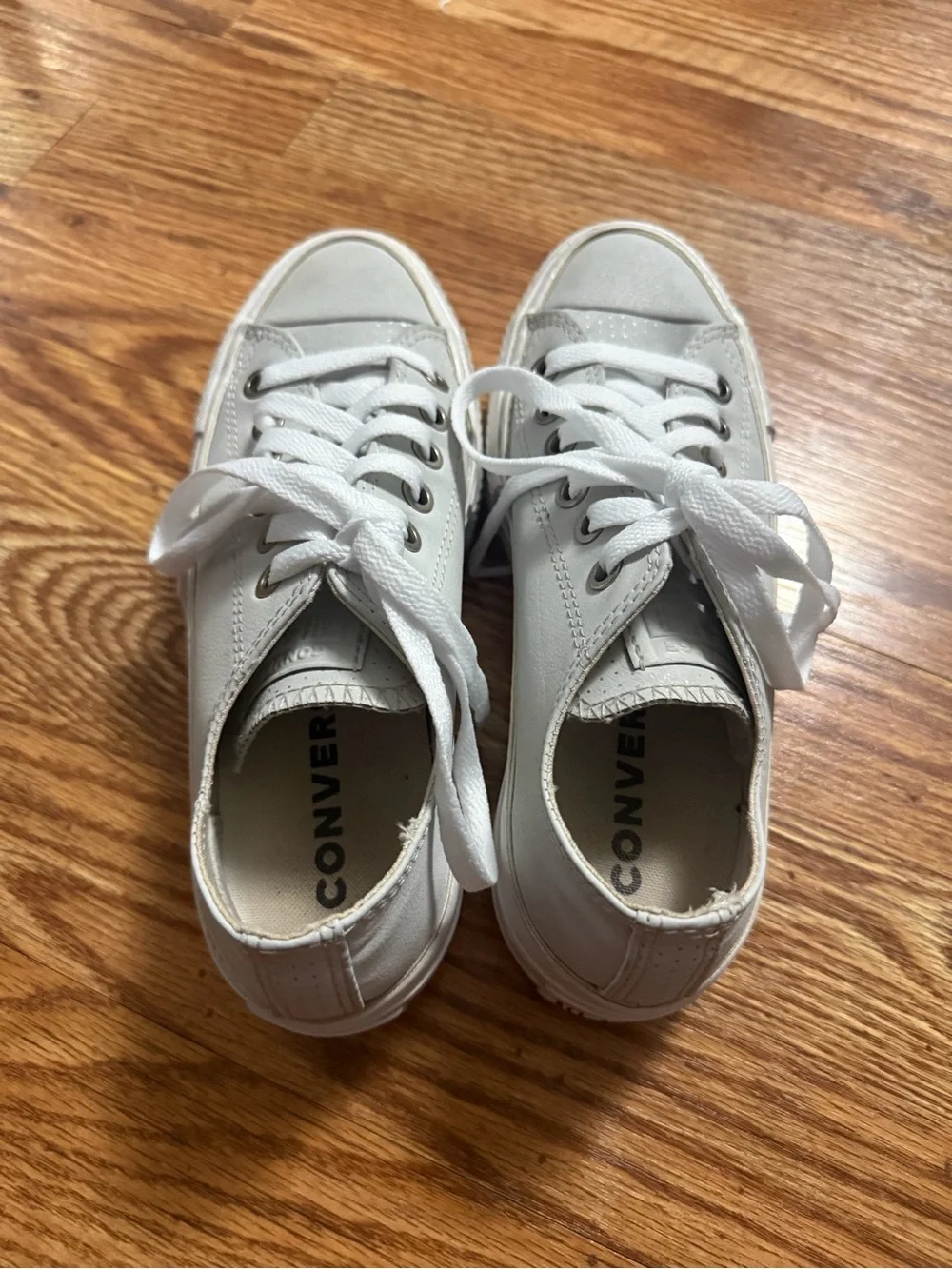 Converse low top