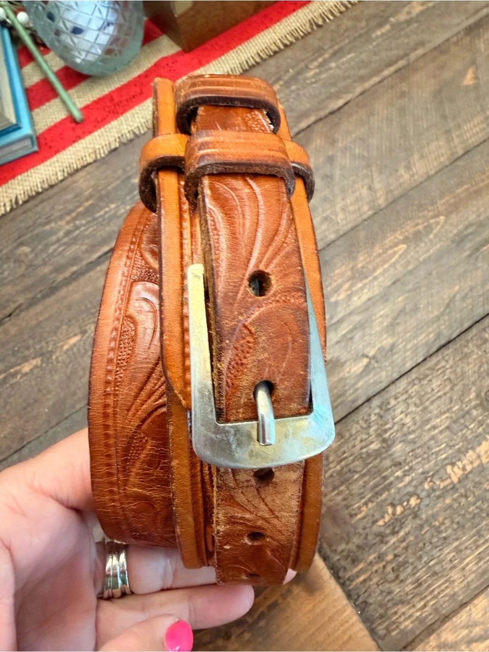 Vintage Looper Hand-Tooled Western Leather Belt Size 36 Genuine Steerhide 40x1.5