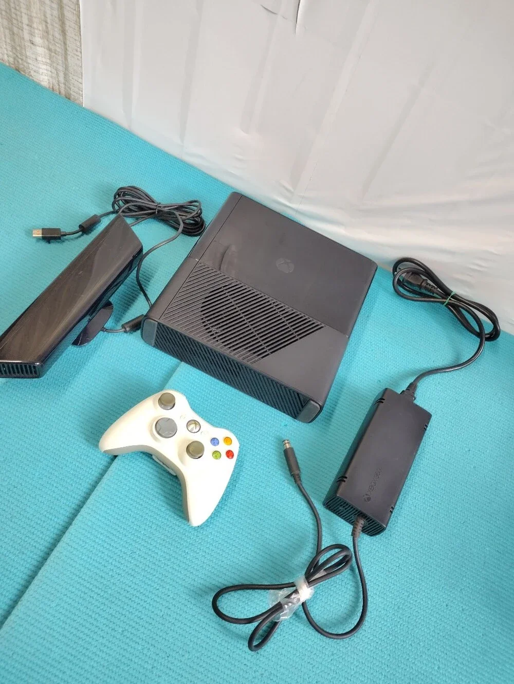 Microsoft XBOX 360 Console - Kinect Camera Sensor