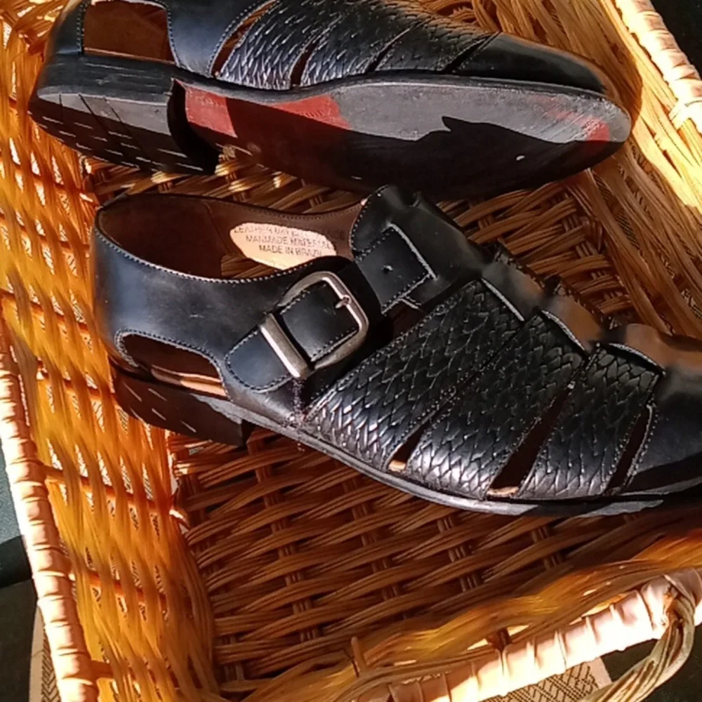 Men's  Stacey Adams leather shoe sandals flex size 10 .. Like New.