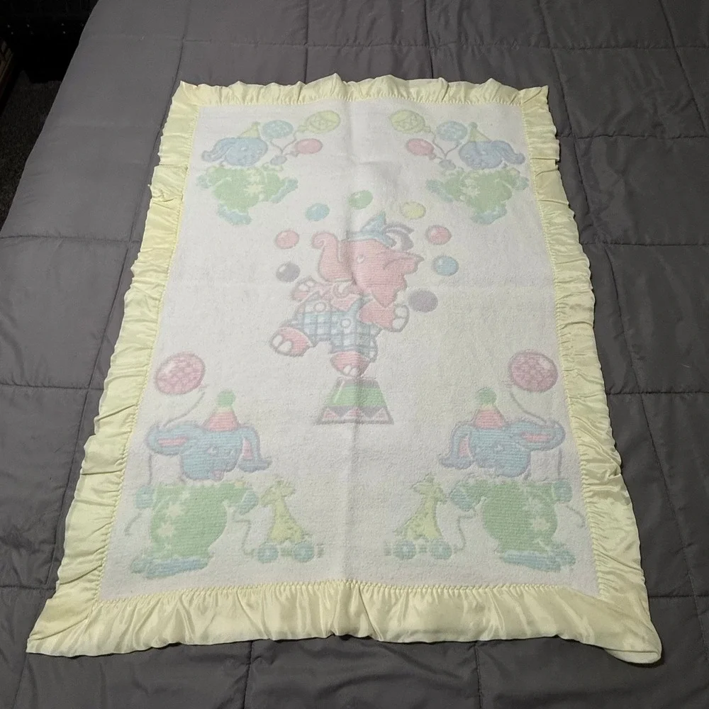Vintage Circus Elephant Baby Blanket Yellow Satin Ruffle Trim Pastel Acrylic