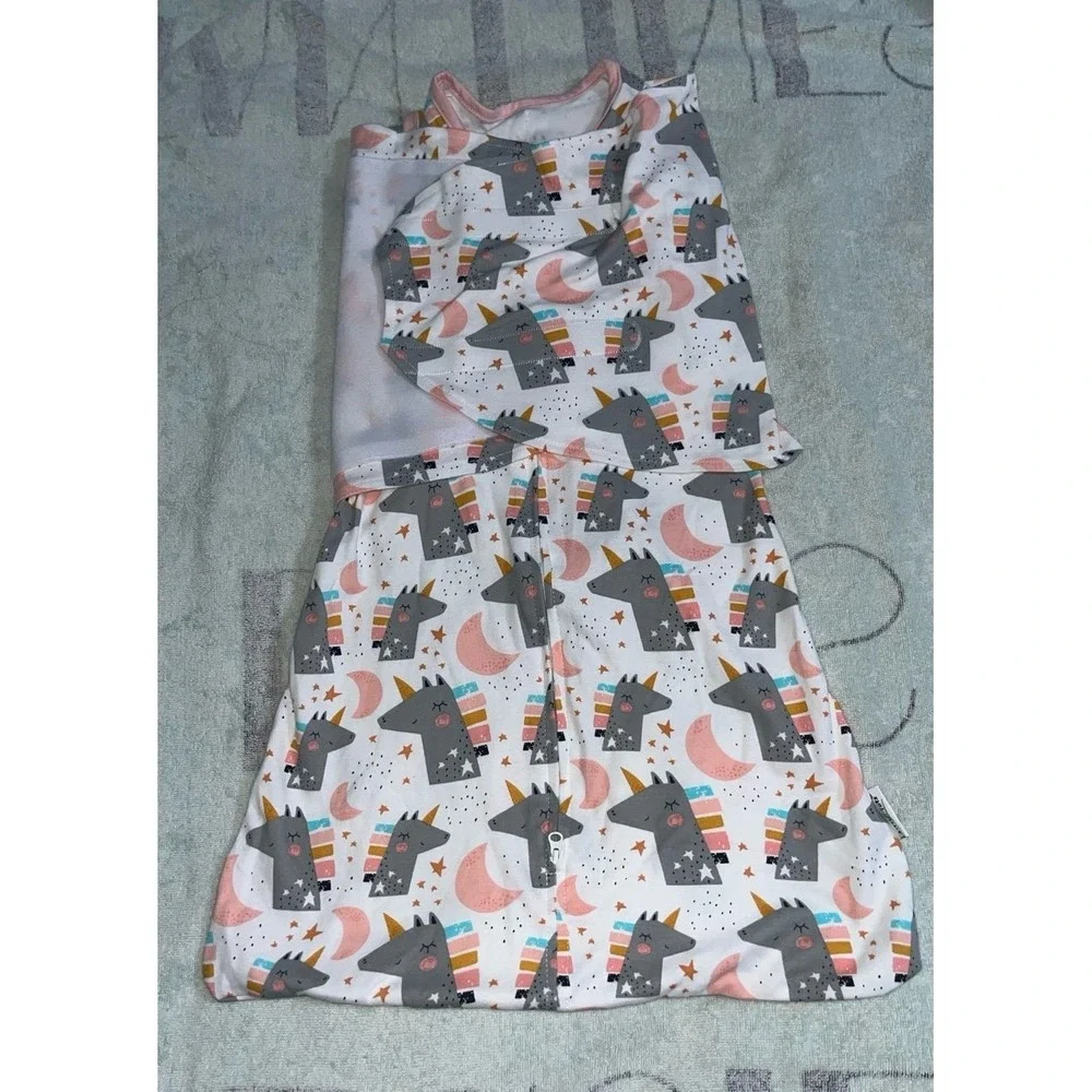 N/A set featuring swaddles