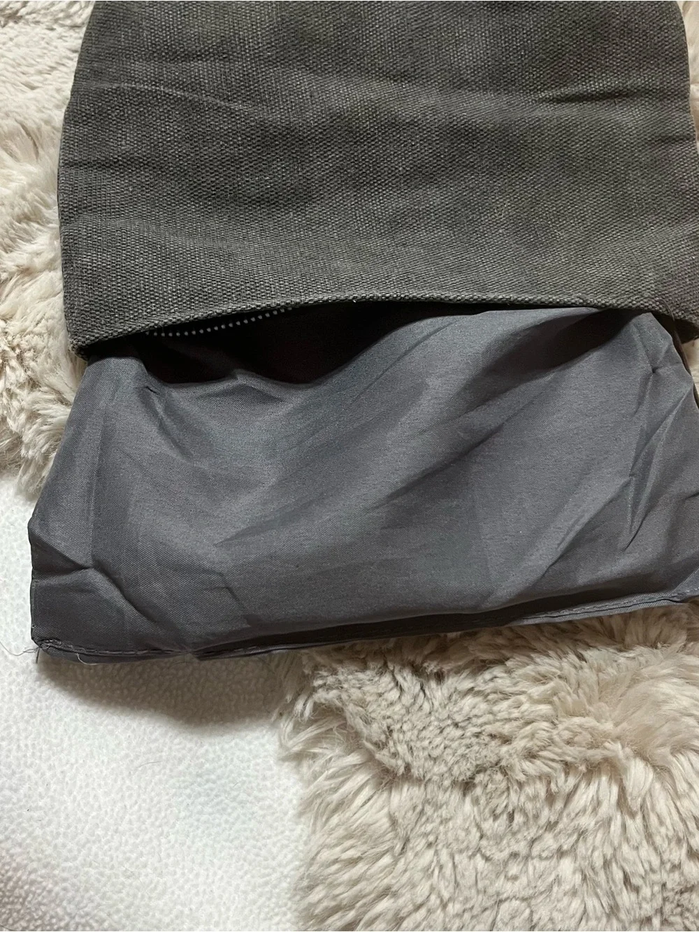 N/A grey canvas