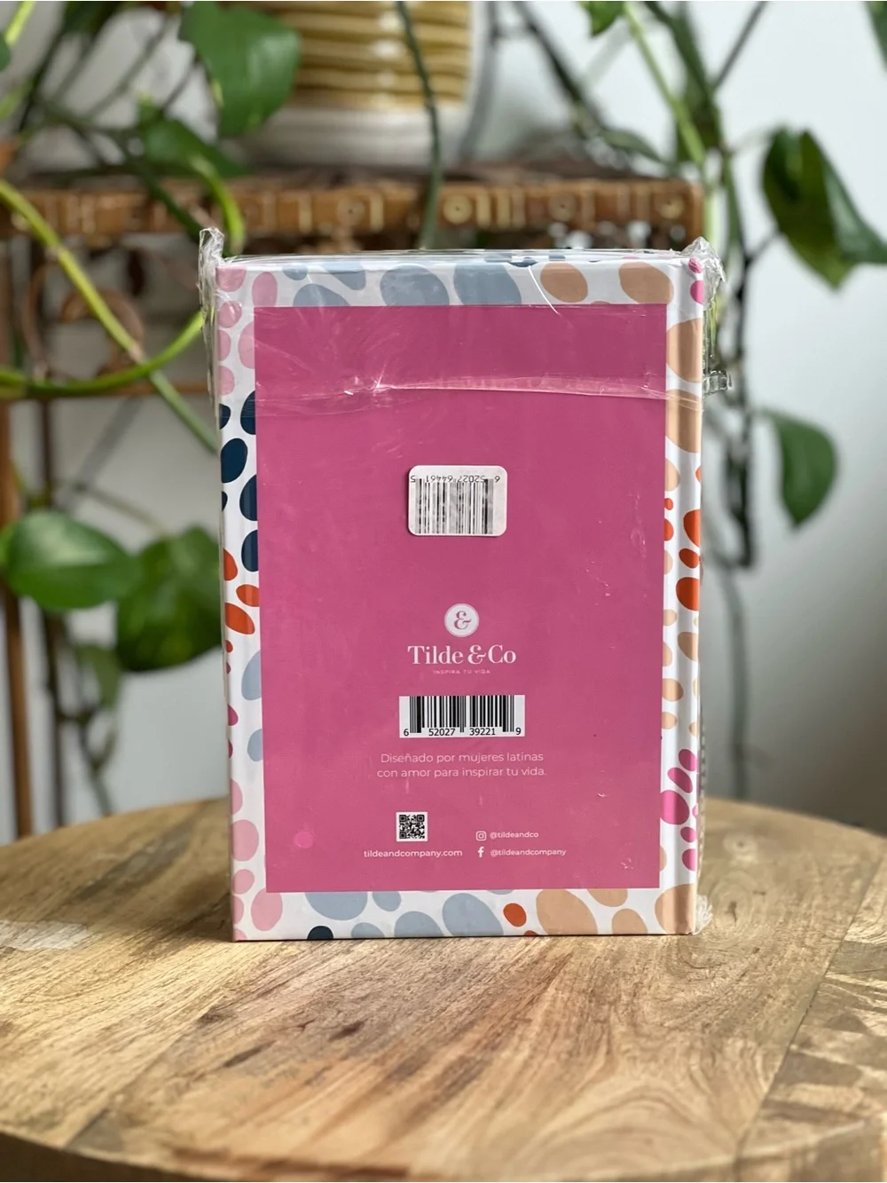 Bendecida Planner Multicolor Dot Pattern