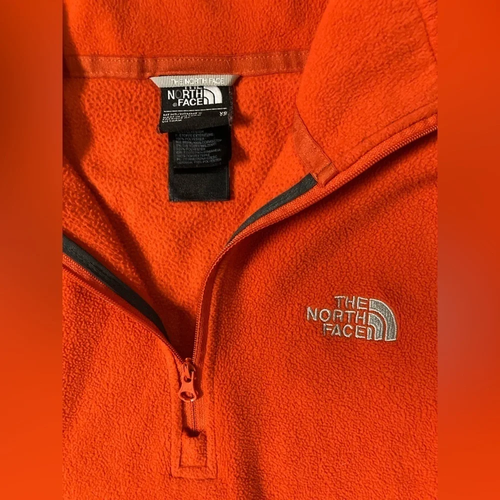 The‎ North Face Men’s XS Orange 1/4 Zip Sweater