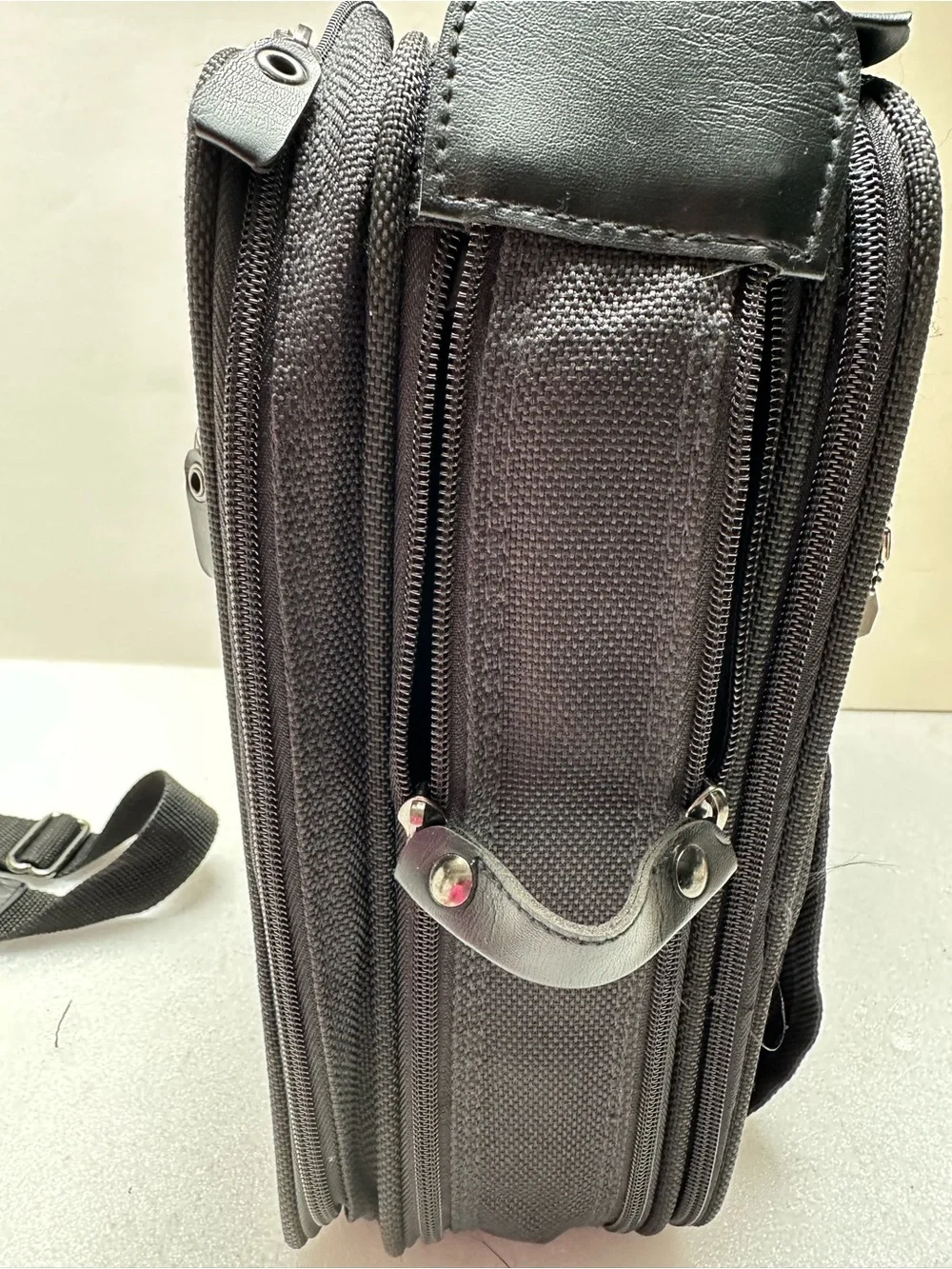 NEW Samsonite Laptop Computer Travel Shoulder Bag Briefcase 17x 13 VTG 90s USA