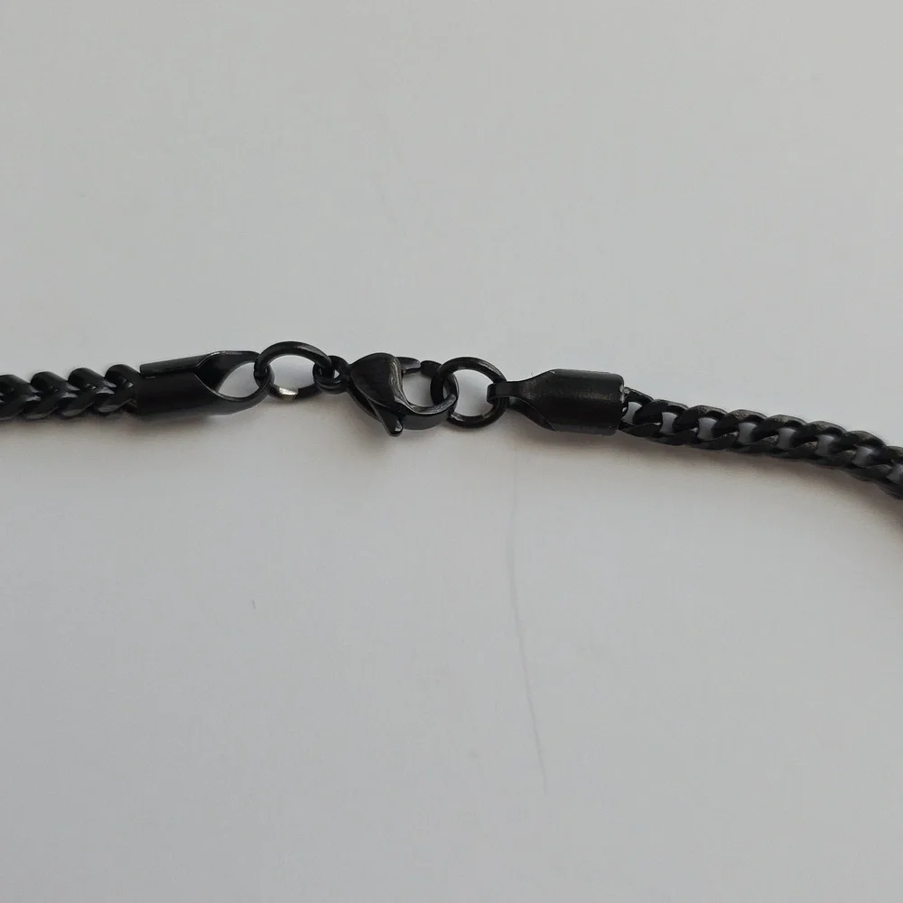 N/A sleek black