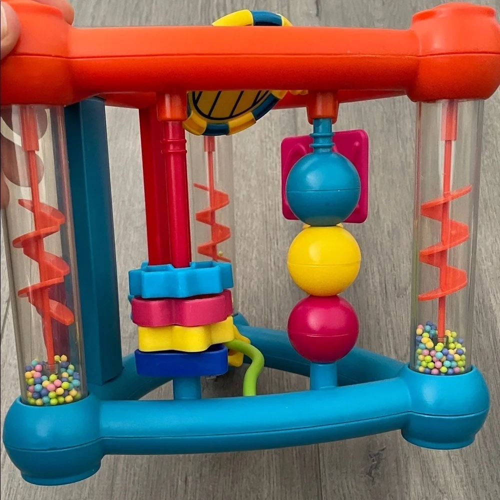 Infantino bright engaging