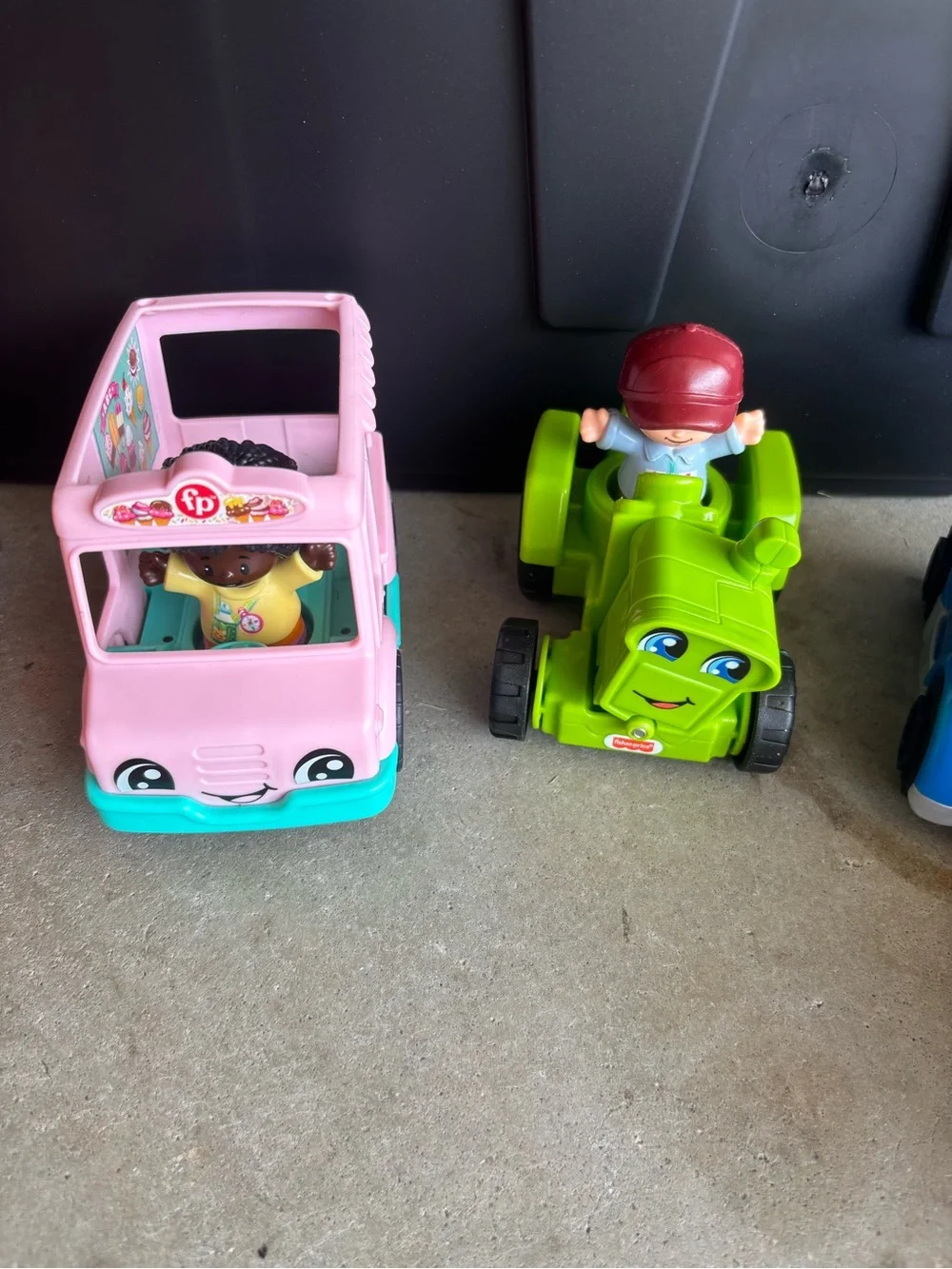 Lot of 7 Fisher Price Little People Vehicles ‎ - 7 Figures