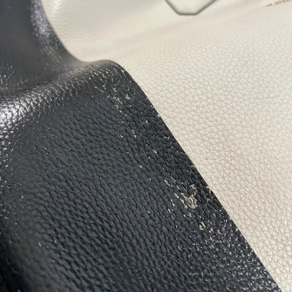 Tory Burch minor paint