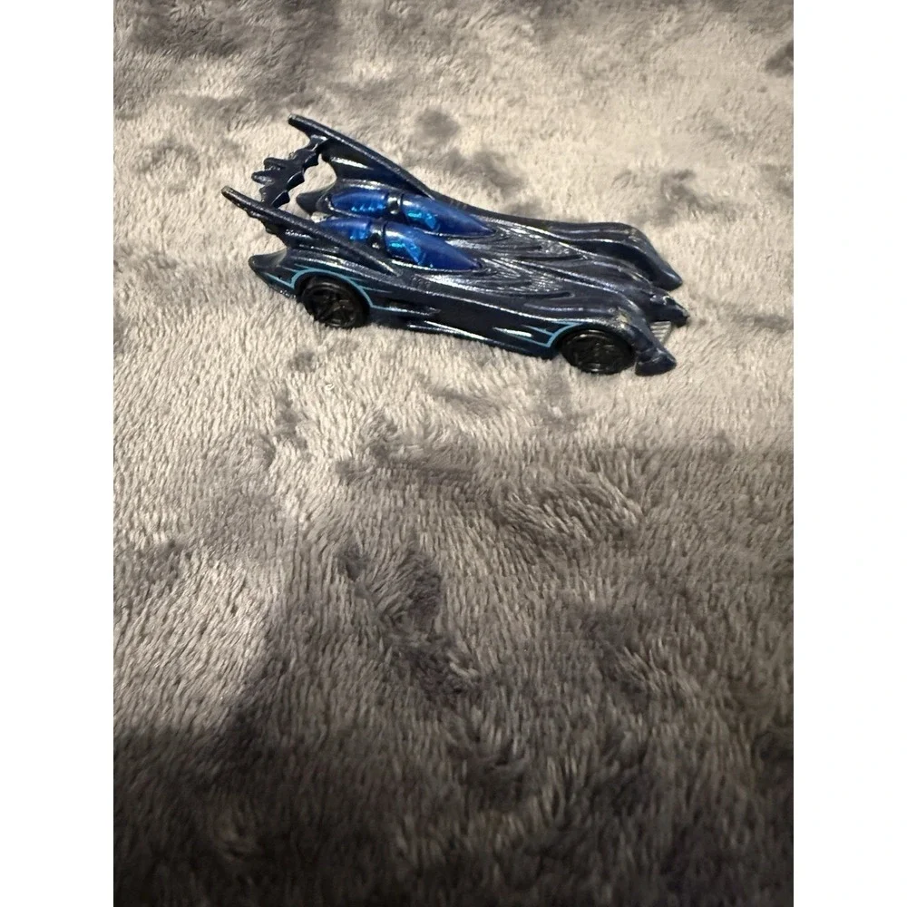 Hot Wheels Mattel Dark Blue Metallic Batmobile B3540 Loose Diecast Car 1:64 2004