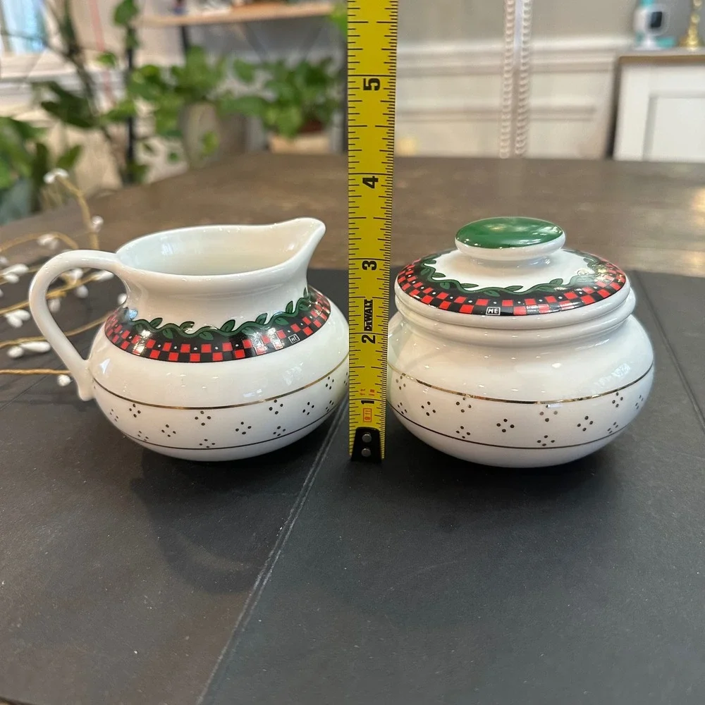 Mary Engelbreit‎ Christmas Creamer and Sugar Bowl Set Vintage
