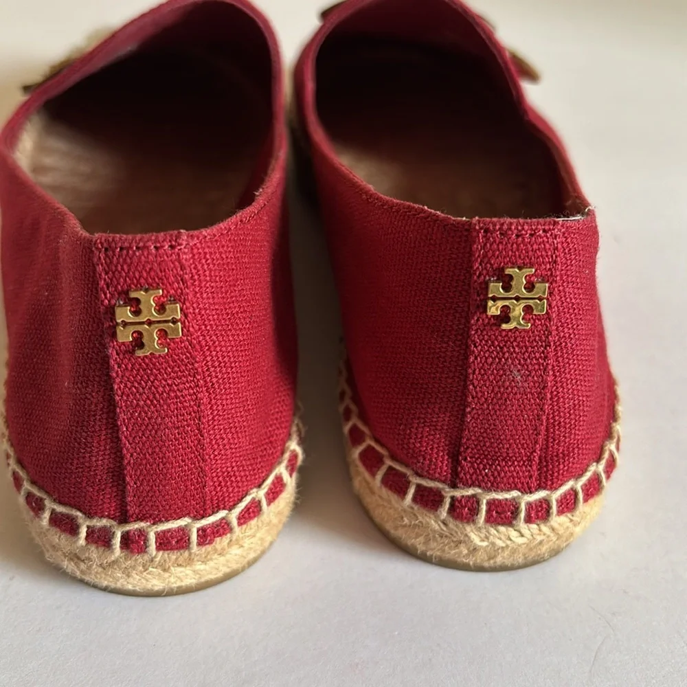 Tory Burch color red