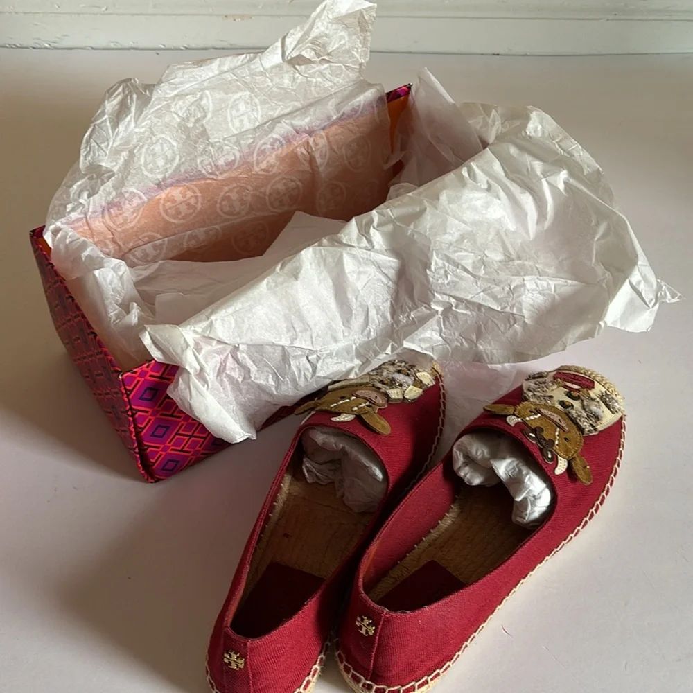 Tory Burch color red