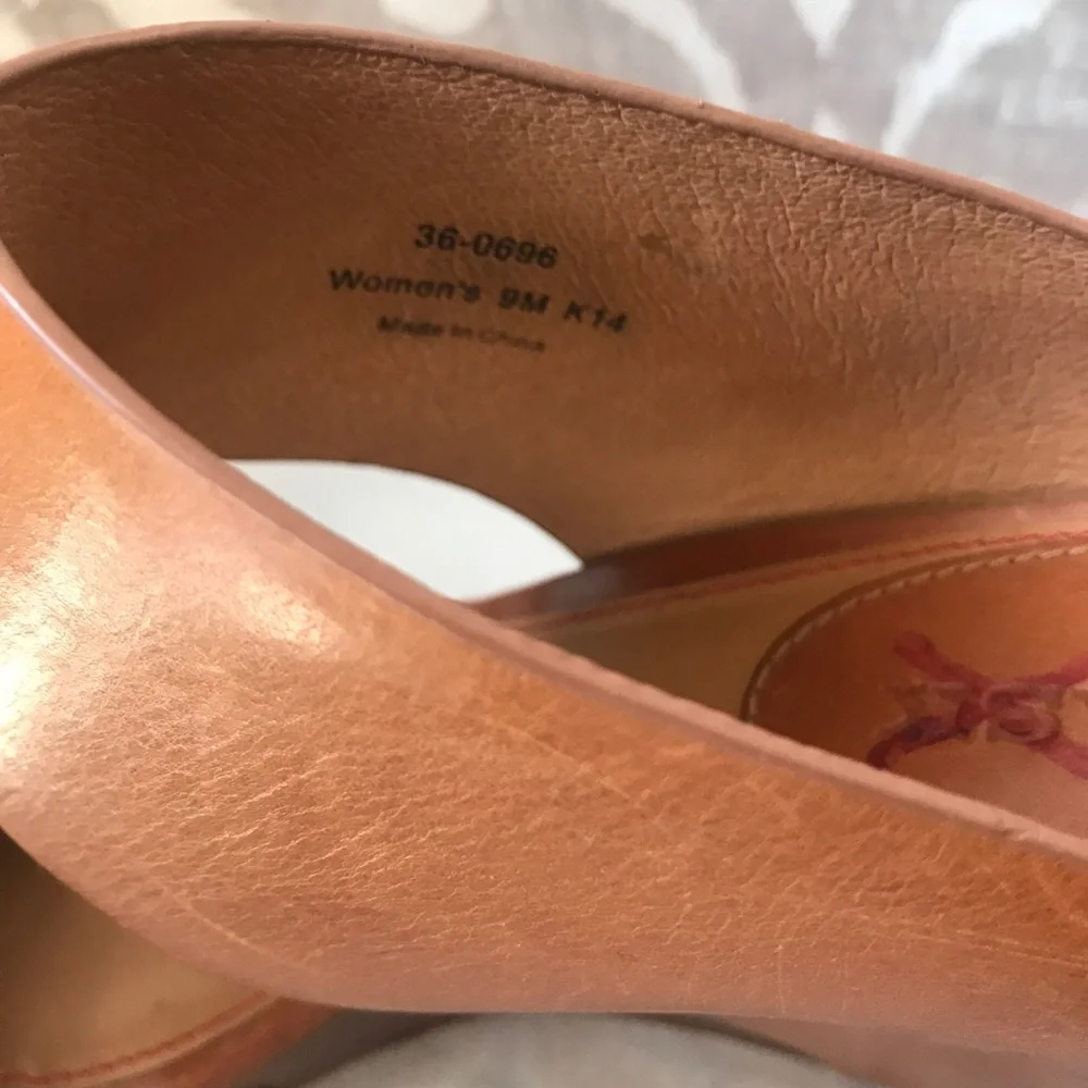 Trask stylish leather