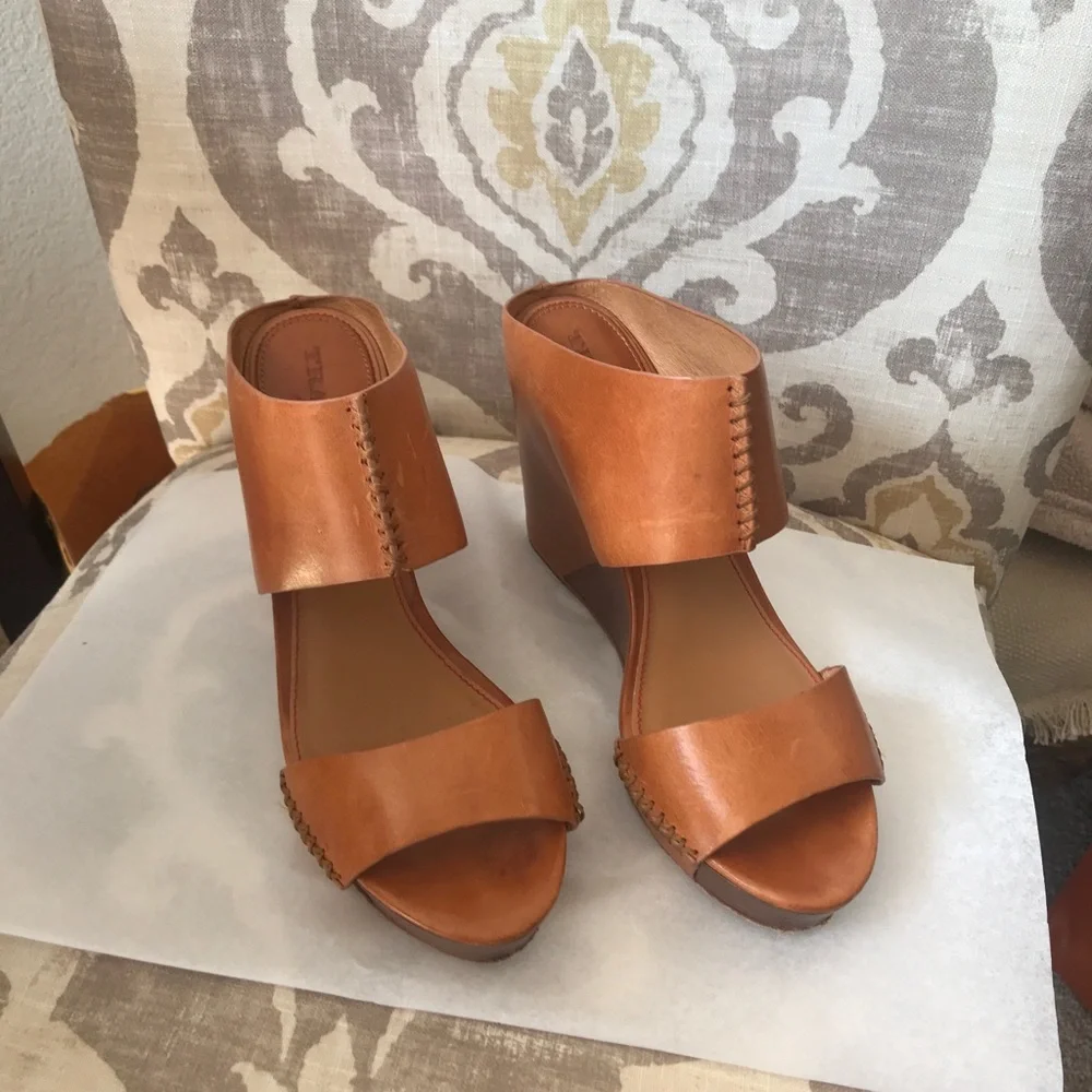 Trask stylish leather