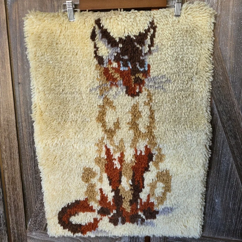Wall Hanging Latch‎ Hook Cat Gray Brown Beige Vintage 27