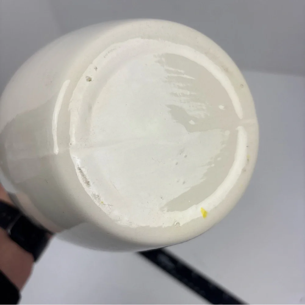 N/A unmarked vase