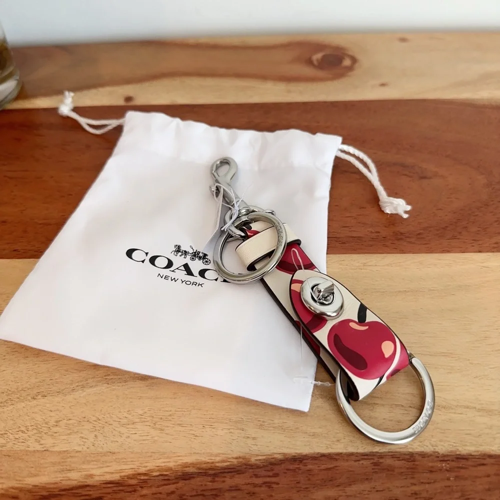 Coach nwt trigger