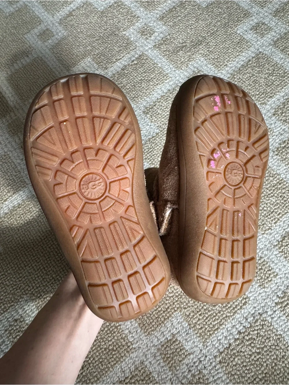 UGG keep little