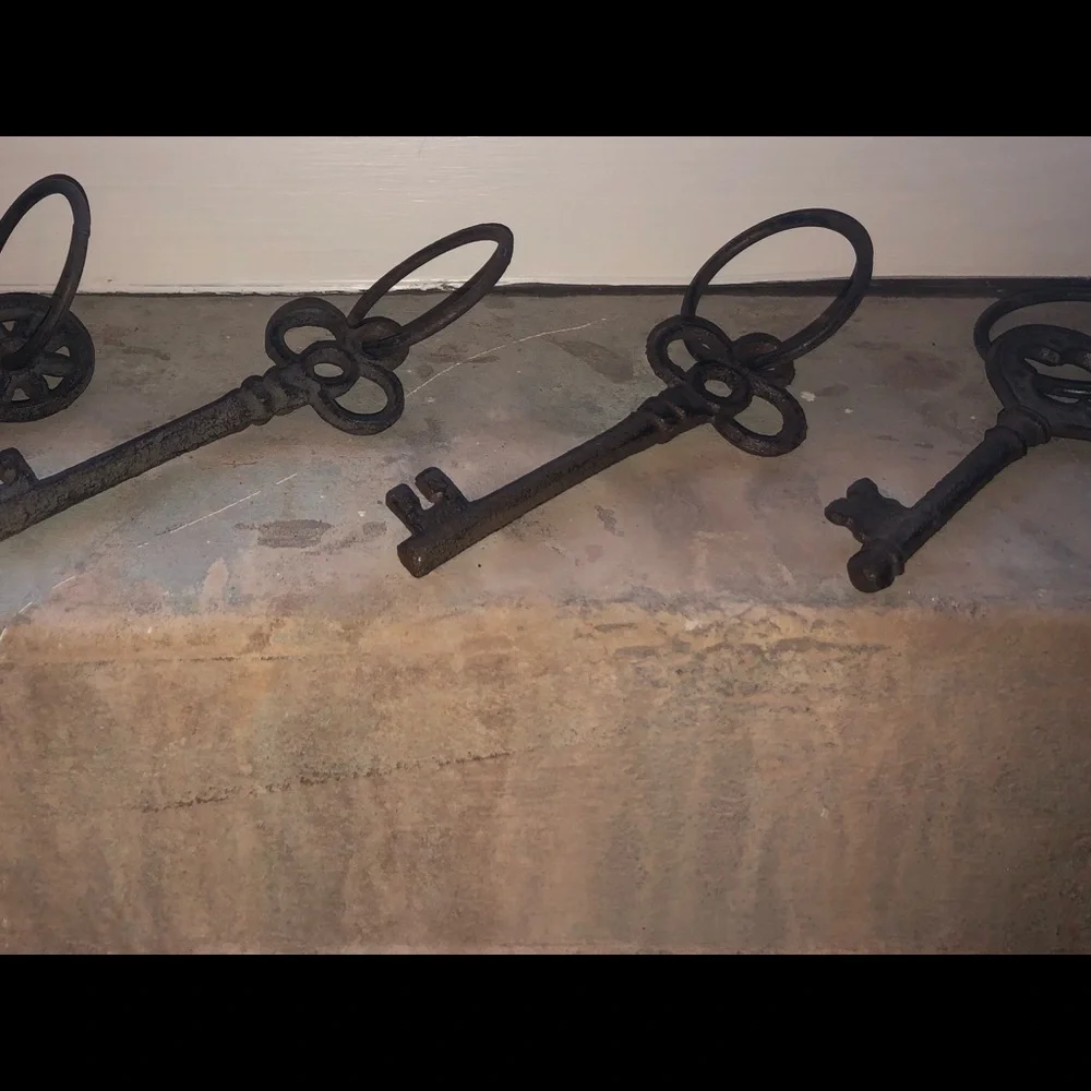 Restoration Hardware Antique Iron Skeleton Keys - Dark Brown