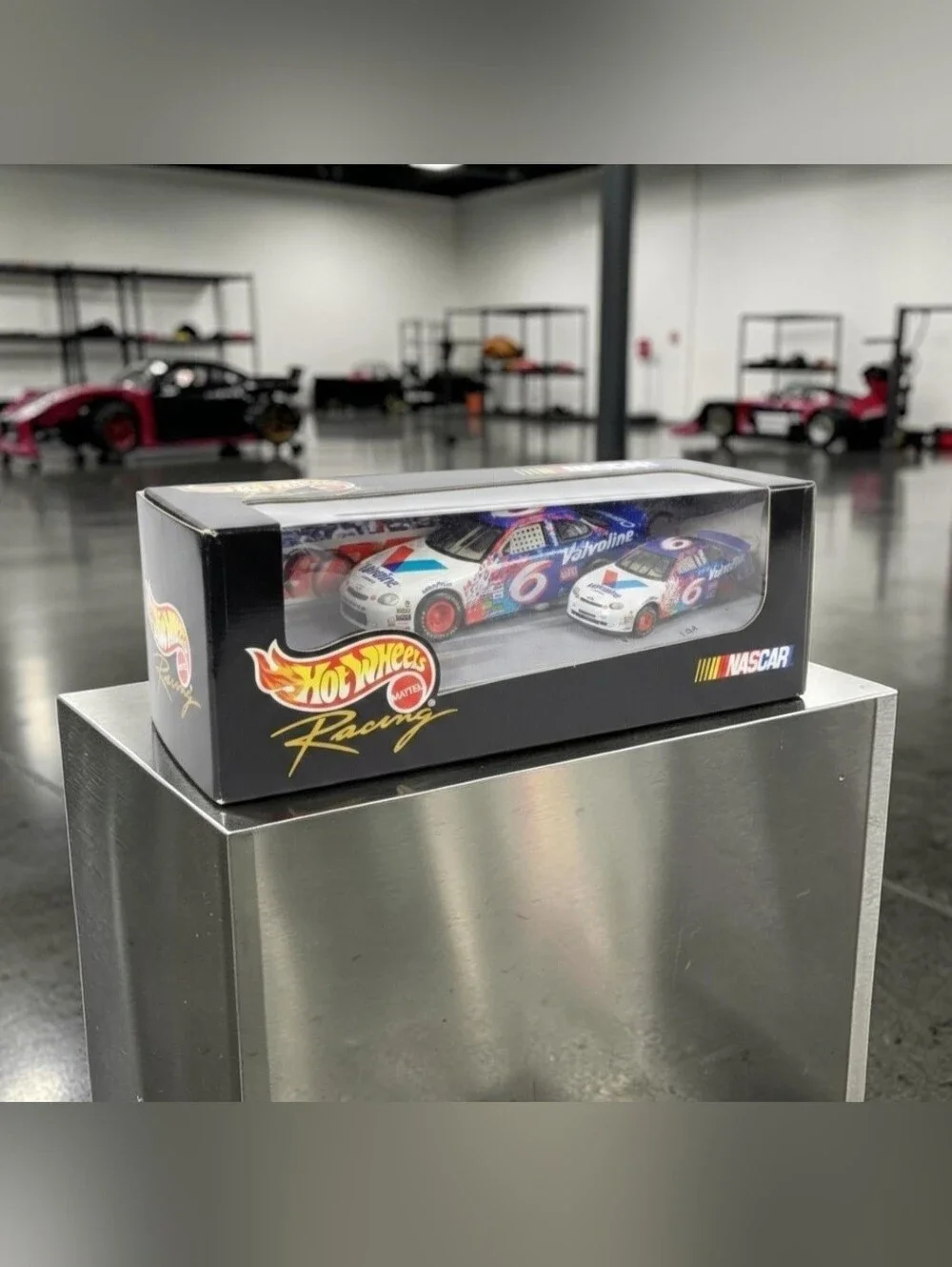 1998 Hot Wheels Racing Special 2 Car Pack Nascar #6 Valvoline 1:43 & 1:64 New In