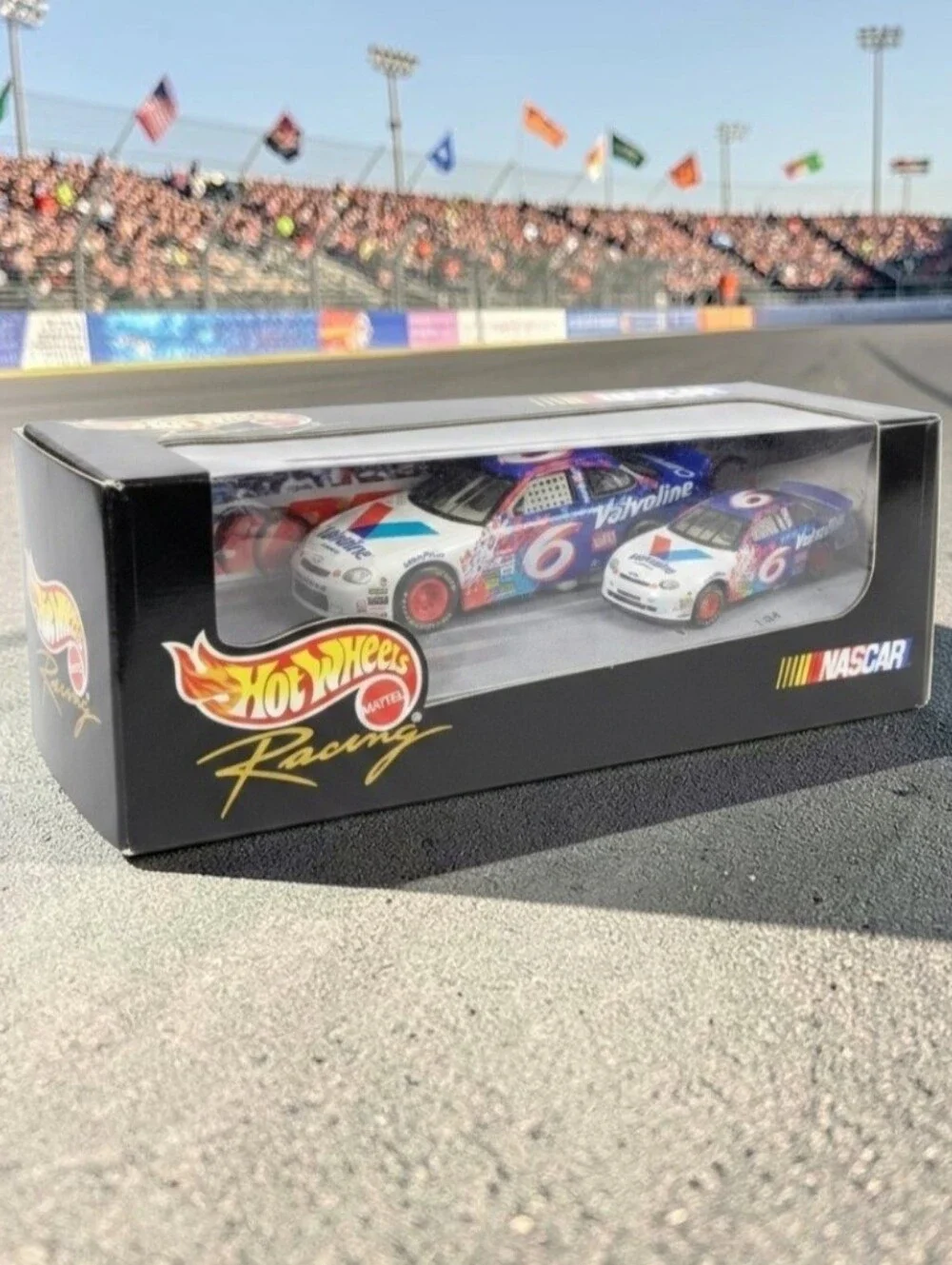 1998 Hot Wheels Racing Special 2 Car Pack Nascar #6 Valvoline 1:43 & 1:64 New In