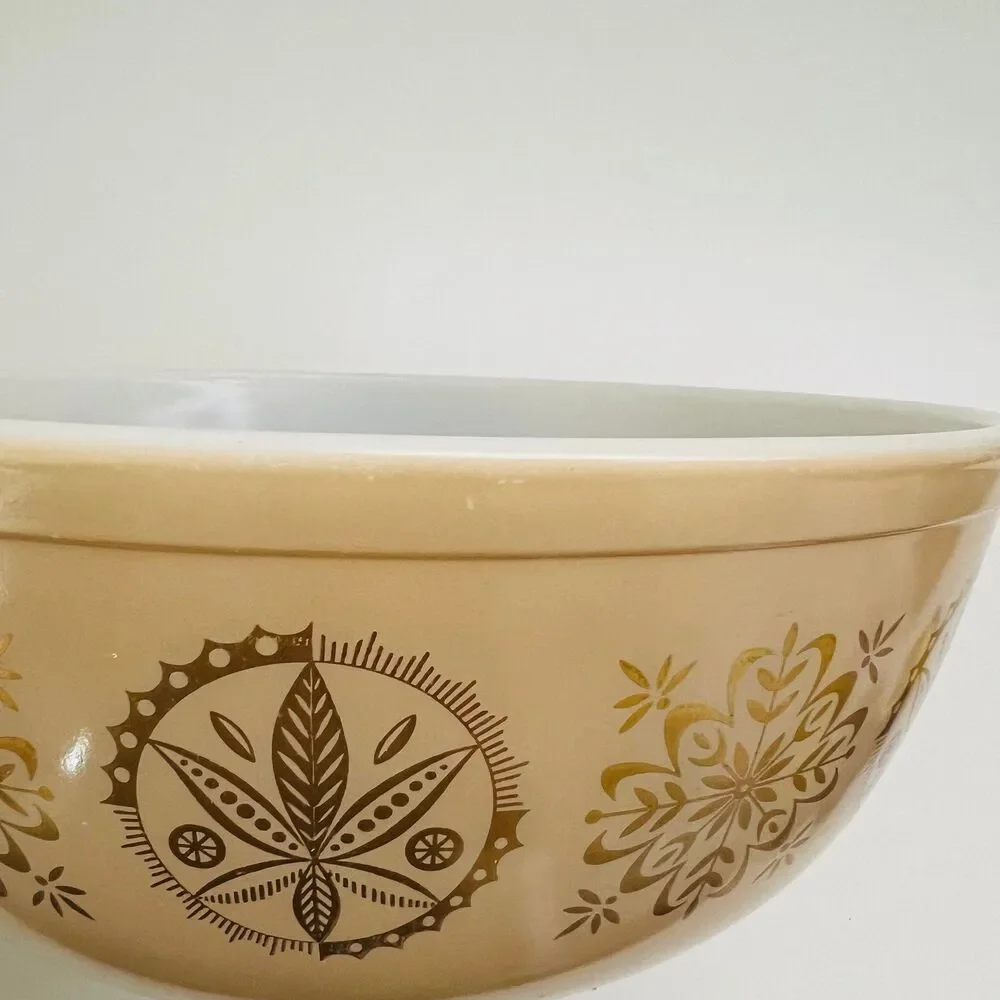 Pyrex beige gold