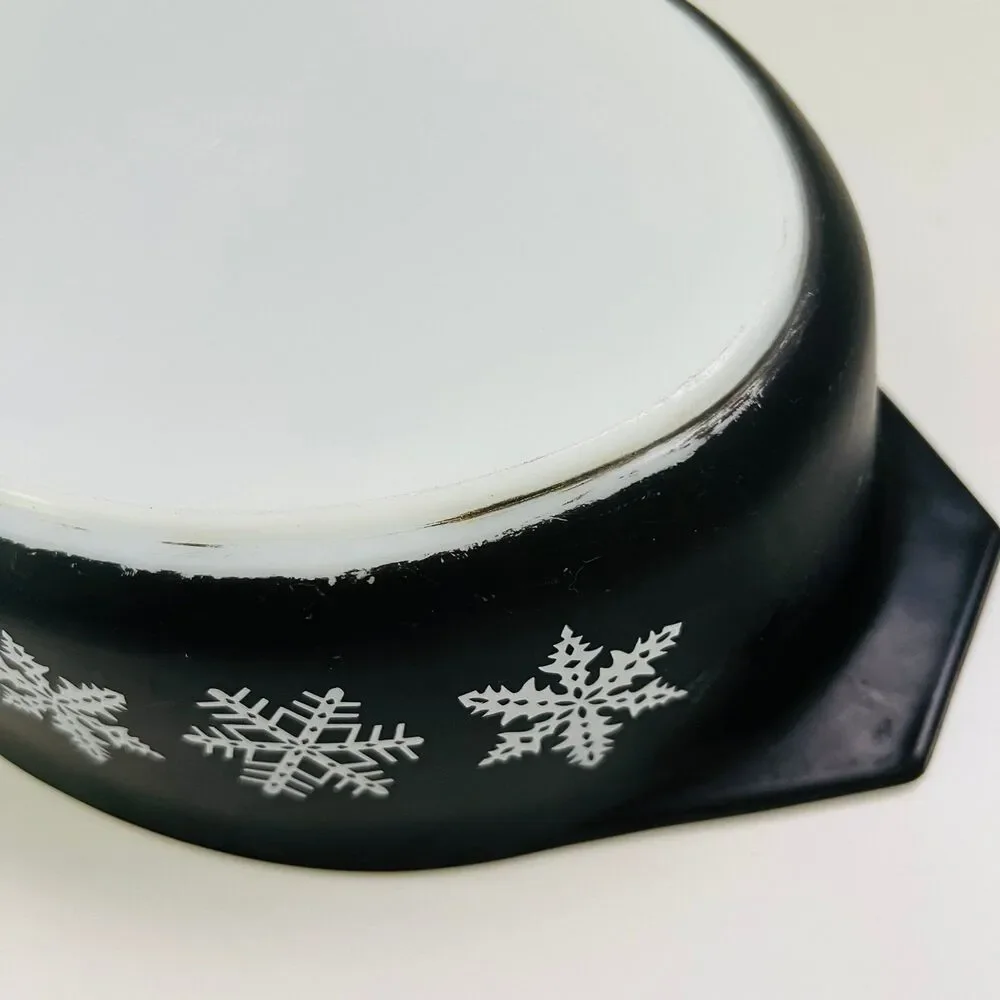 Pyrex black white