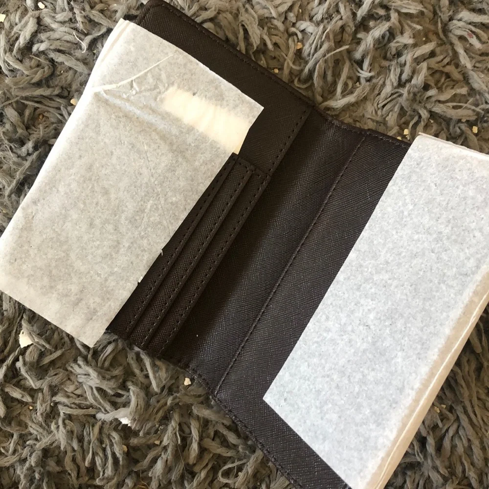 - Lux WOMAN’S BROWN checkered  RFID Passport Holder