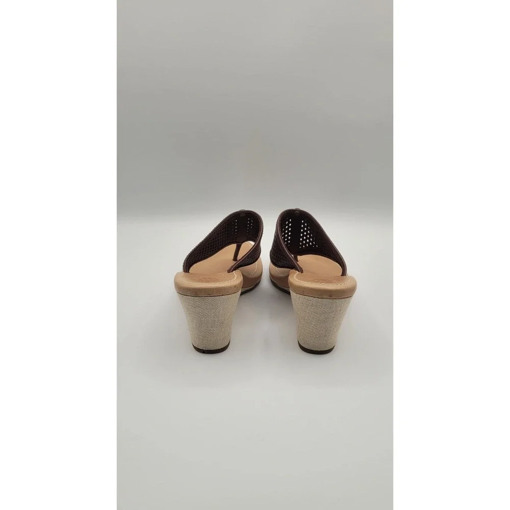 UGG strap item