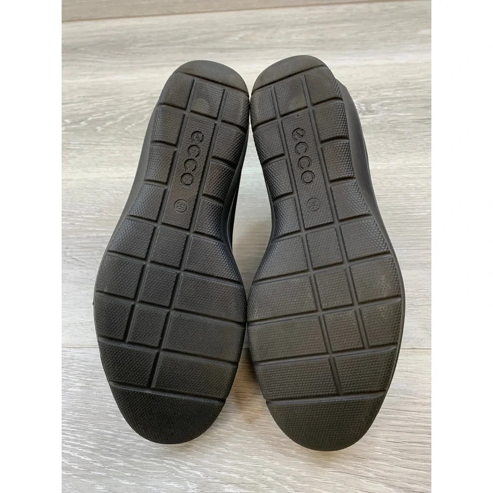 Ecco black fabric