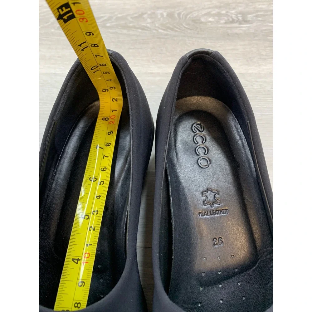 Ecco black fabric