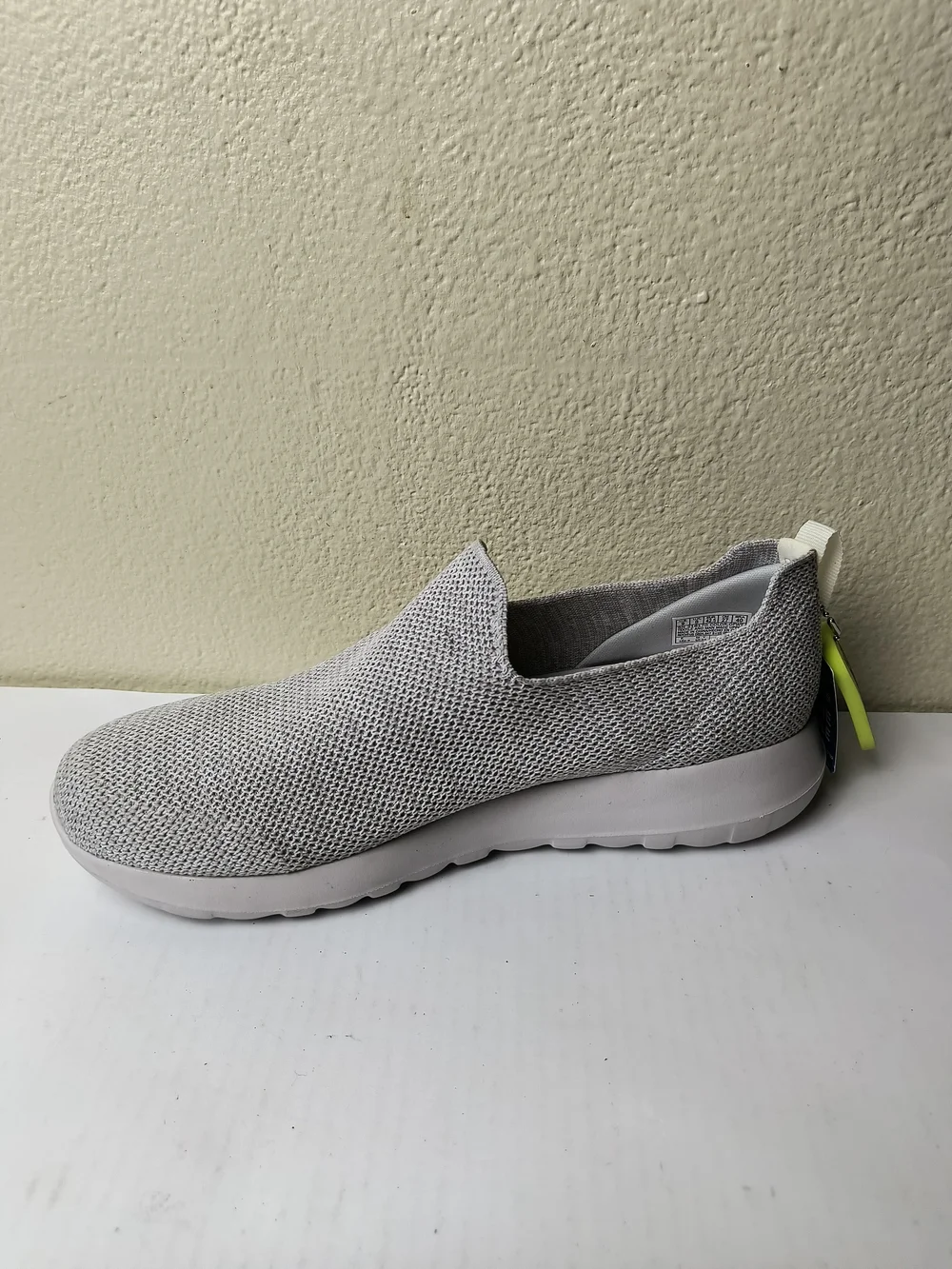 Skechers light gray