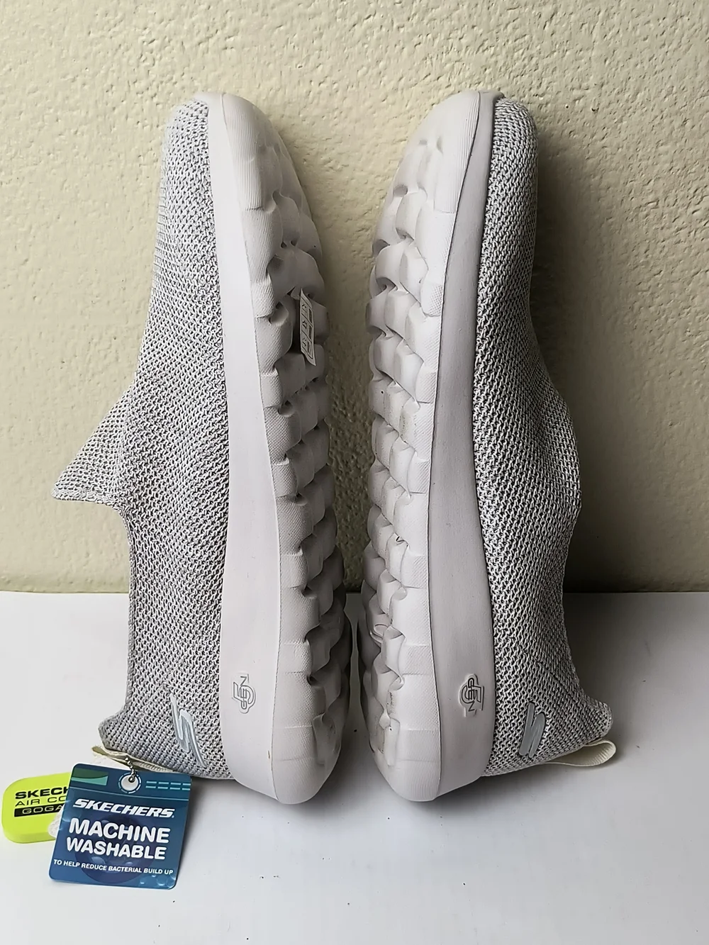 Skechers light gray