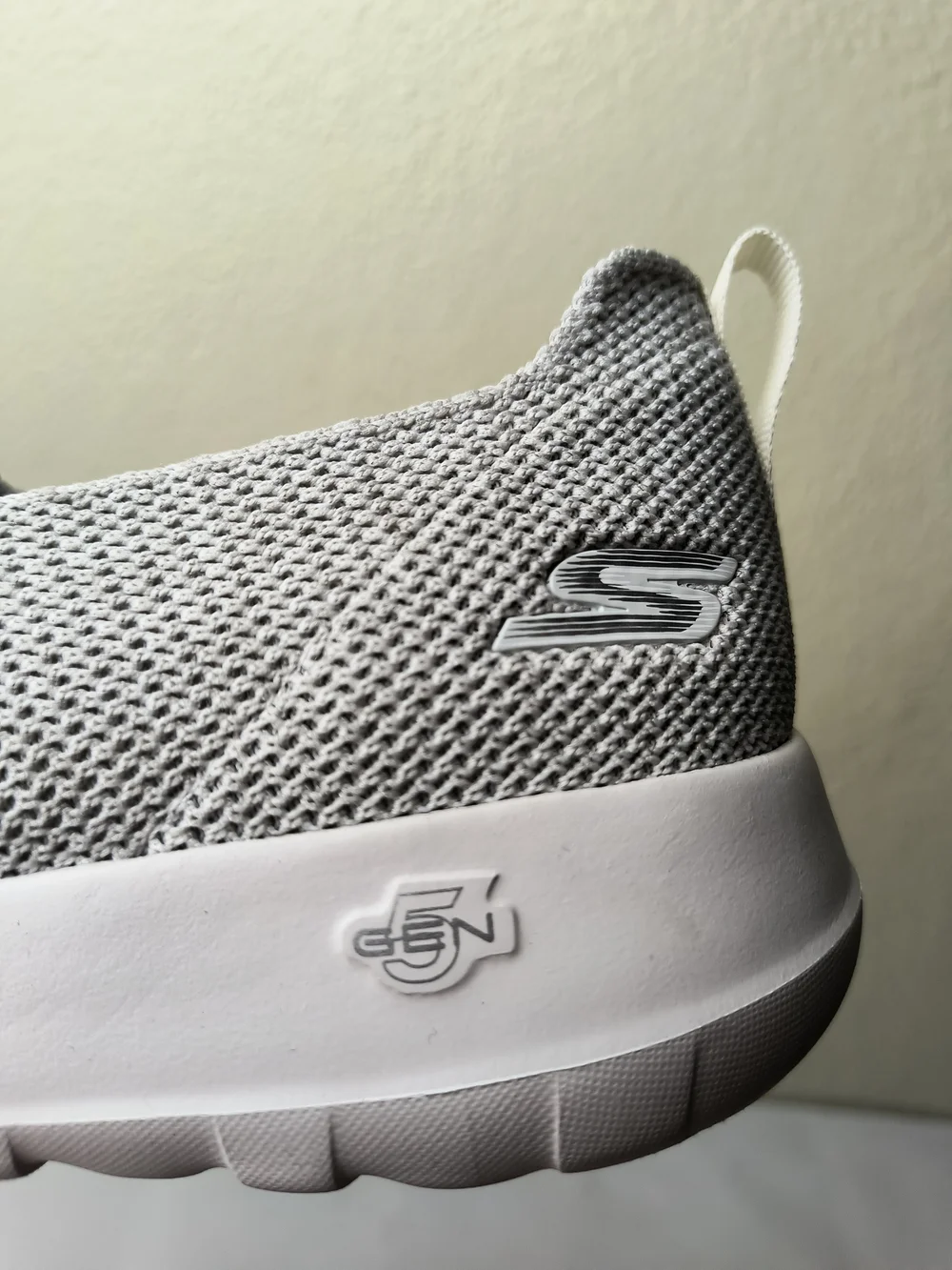 Skechers light gray