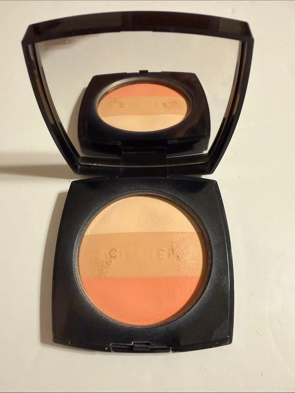 Chanel Les Beiges Healthy Glow Multi Color Powder, Trio of Shades, SPF15