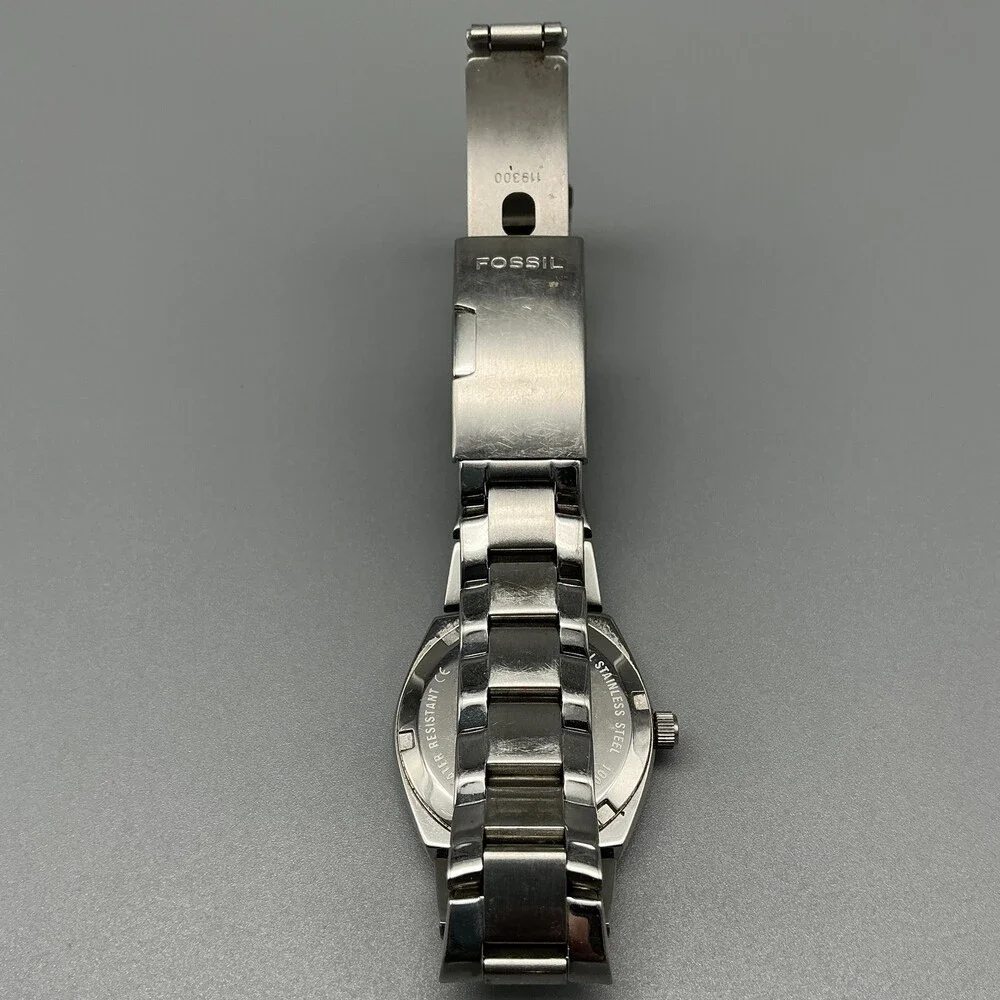 Fossil case clasp seconds