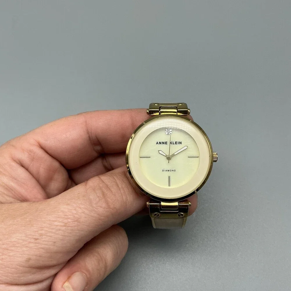 Anne Klein see photos