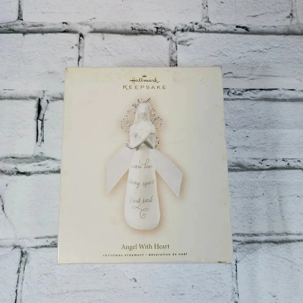 2007 Angel With Heart Hallmark Keepsake Collectors Ornament HM3