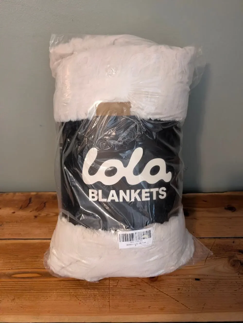 Lola Soft Blanket – MEDIUM 50