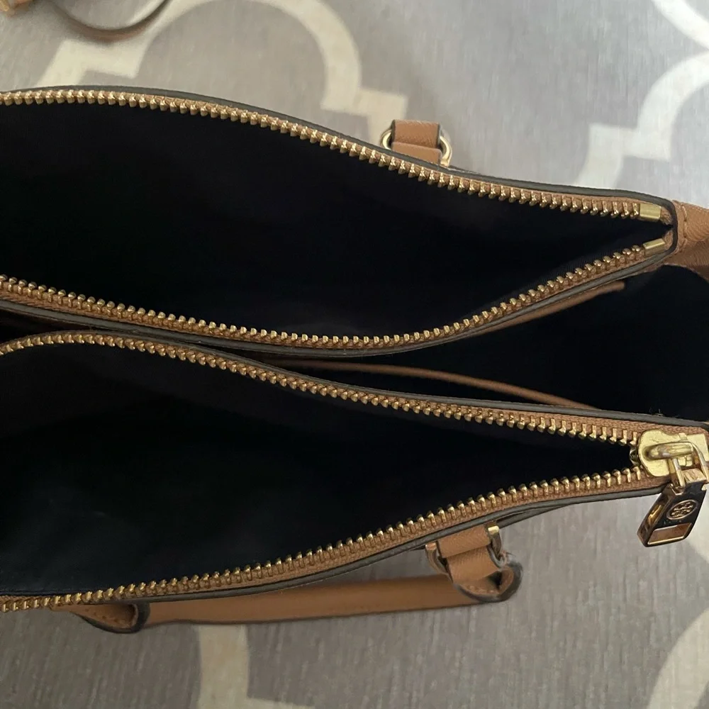 Tory Burch structured tory